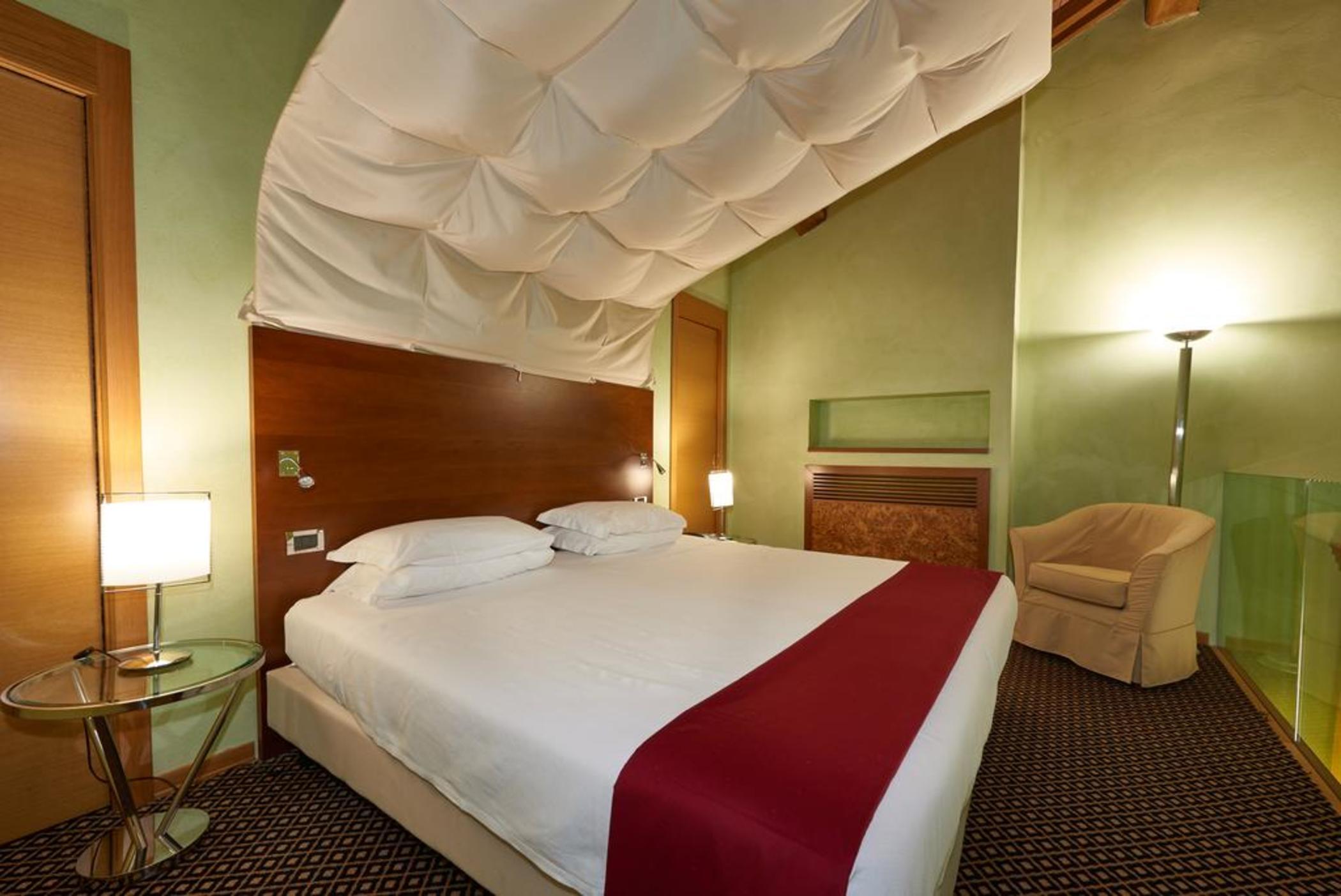 Hotel Ilaria Lucca Bagian luar foto
