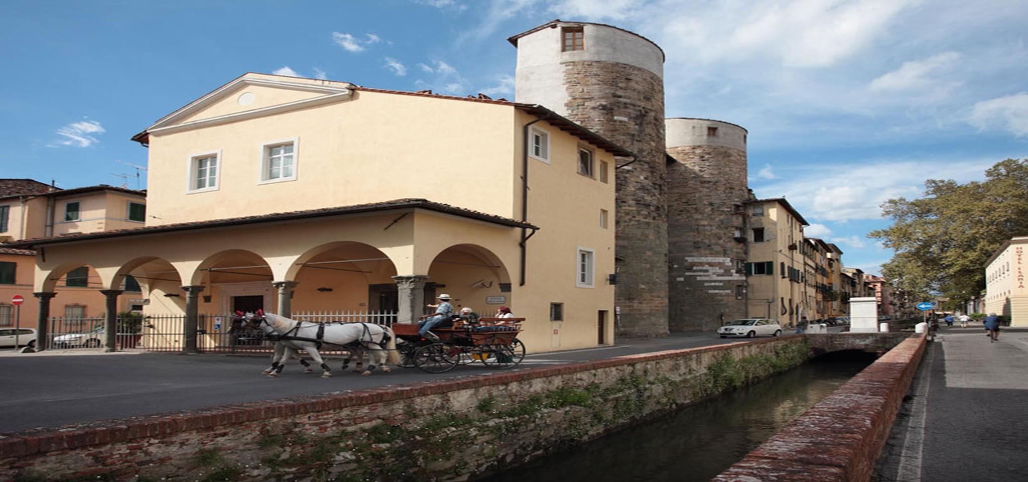 Hotel Ilaria Lucca Bagian luar foto
