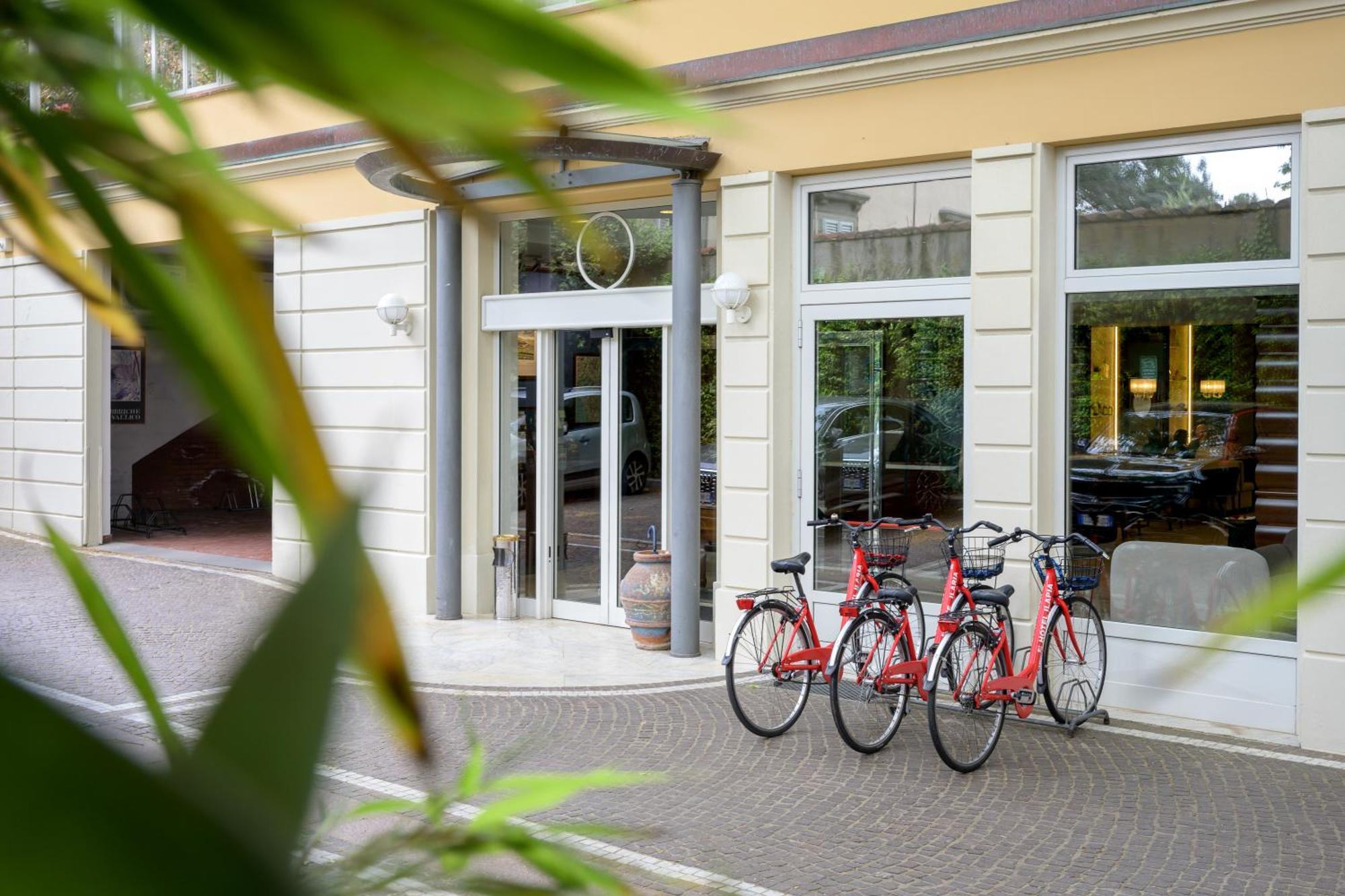 Hotel Ilaria Lucca Bagian luar foto